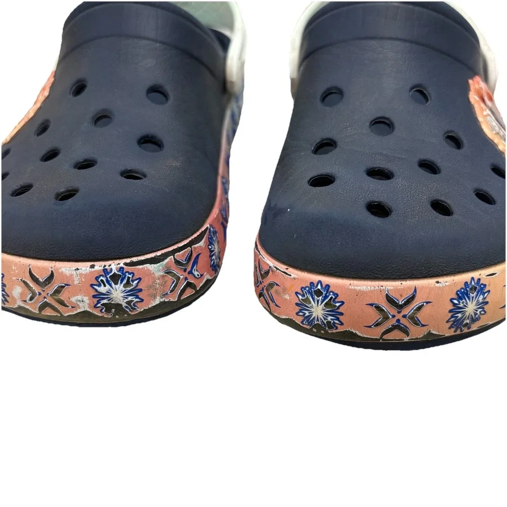 Crocs / Disney Frozen II Iconic Comfort Crocs / size 1/ Little kid / Elsa Anna